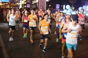 BIB: 24050, 20351, 20275
                            <button type="button" onclick="openModal(23162968)" class="btn btn-primary btn-sm float-right btn-popup" data-toggle="modal" data-target=".modal-high-quality">
                        <i class="fas fa-shopping-cart"></i> Add to Cart
                    </button>
                                            <button type="button" onclick="isThisMe(23162968, true)" class="btn btn-success btn-sm float-right btn-popup btn-isme hidden" data-toggle="tooltip" data-placement="bottom" title="นี่คือรูปของคุณใช่ไหม คลิกที่นี่เพื่อเอาเข้าอัลบั้ม">
                        <i class="fas fa-plus"></i> Add to album
                    </button>
                    <button type="button" onclick="isThisMe(23162968, false)" class="btn btn-warning btn-sm float-right btn-popup btn-isnotme hidden">
                        <i class="fas fa-ban"></i> Remove from album
                    </button>